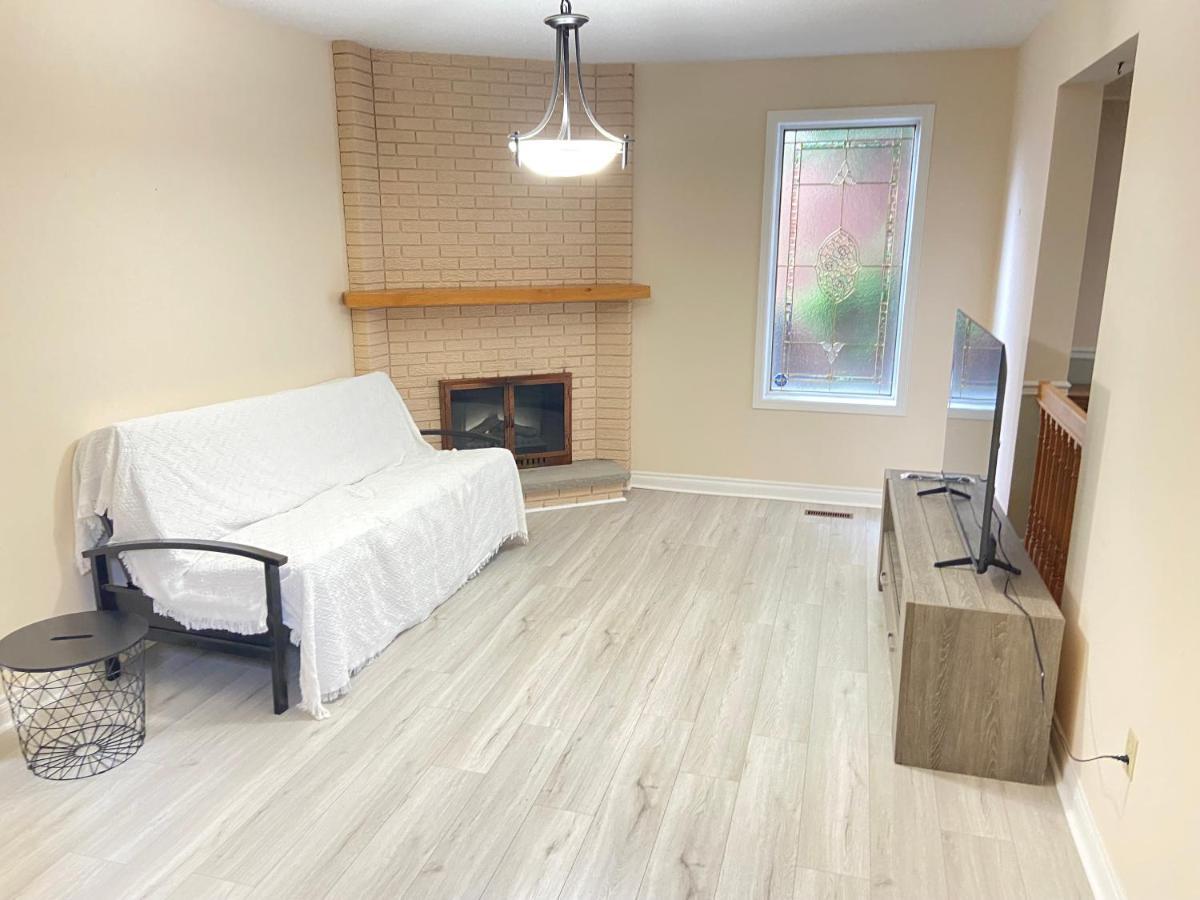 Apartamento 41 Huntsmill Blvd Toronto Exterior foto